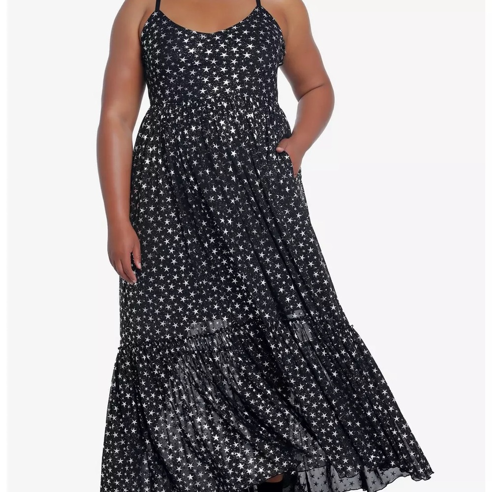 Hot Topic Black Star Print Maxi Dress